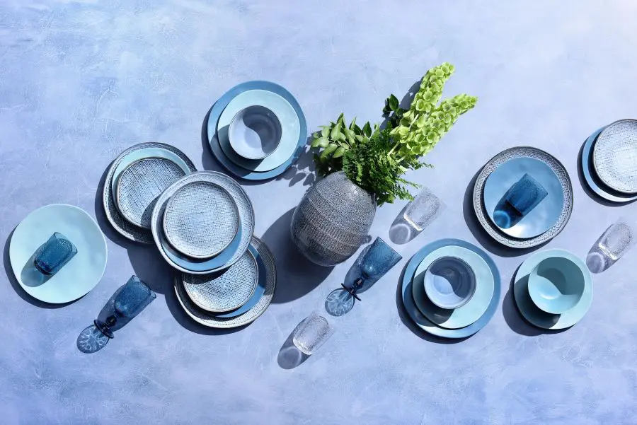 FOX HOME סדרת צלחות Denim  קולקציית סתיו-חורף 2021 צילום רונן מנגן